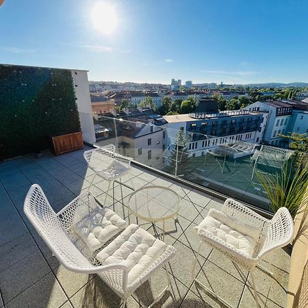 Brno City Center Apartment With Parking And A Big Terrace Ngoại thất bức ảnh