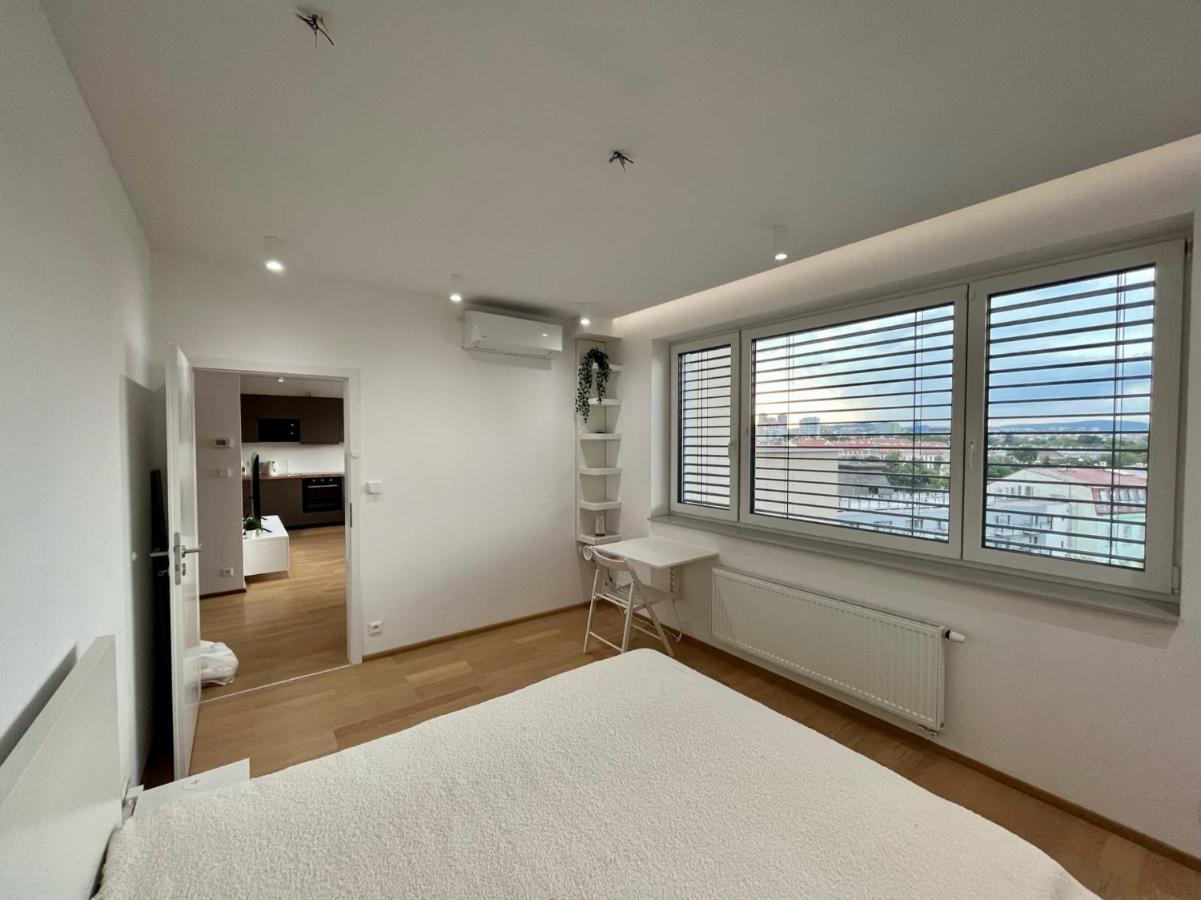 Brno City Center Apartment With Parking And A Big Terrace Ngoại thất bức ảnh